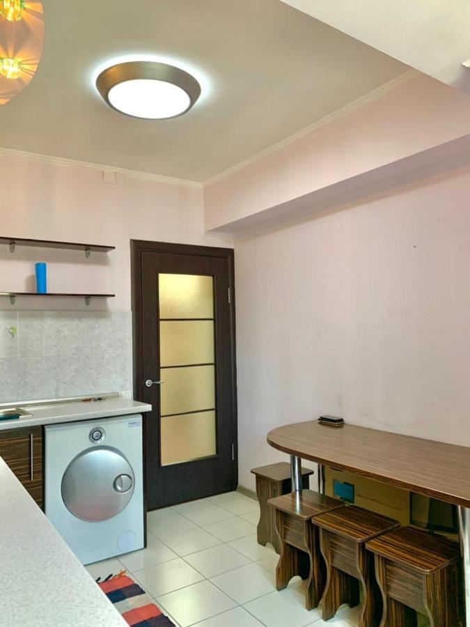 Apartment In Street Kievskaya 49 Bisjkek Buitenkant foto